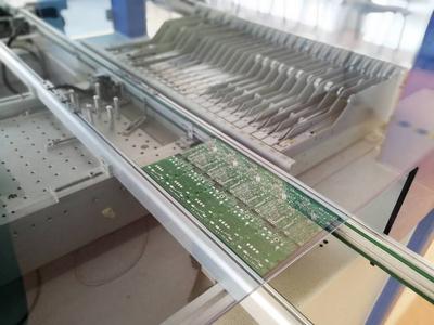 印制電路板, 無需電子元件即可裝配照片